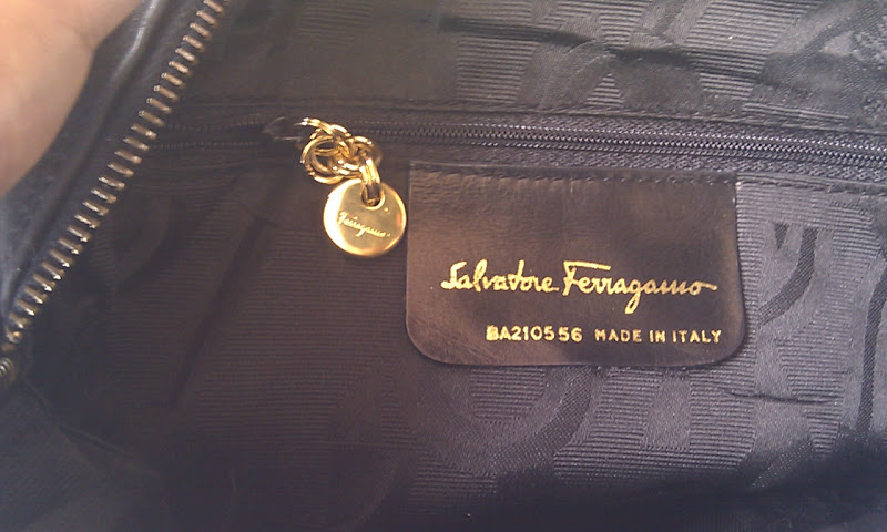 sling bag salvatore ferragamo