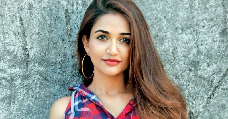 Anaika Soti Wiki Biography Dob Age Height Weight