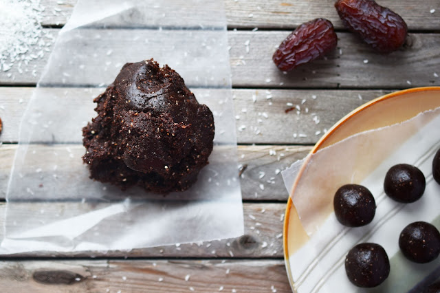 Coconut Date Brownie Bites - raw, vegan, gluten-free - These Coconut Date Brownie Bites have lots to boast about - they offer great protein from pecans, as well as an abundance of nutrients in the form of delicious, plump and moist Medjool dates.