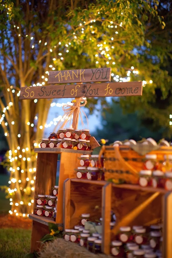Beautiful Bridal Rustic Wedding Favor Displays