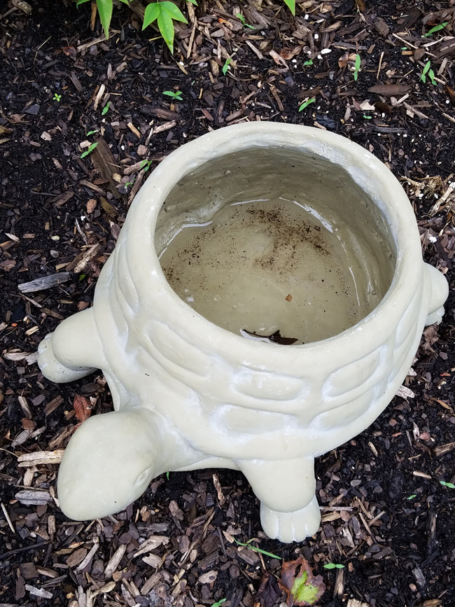 How to Drill Drain Holes in Planters Remodelando la Casa