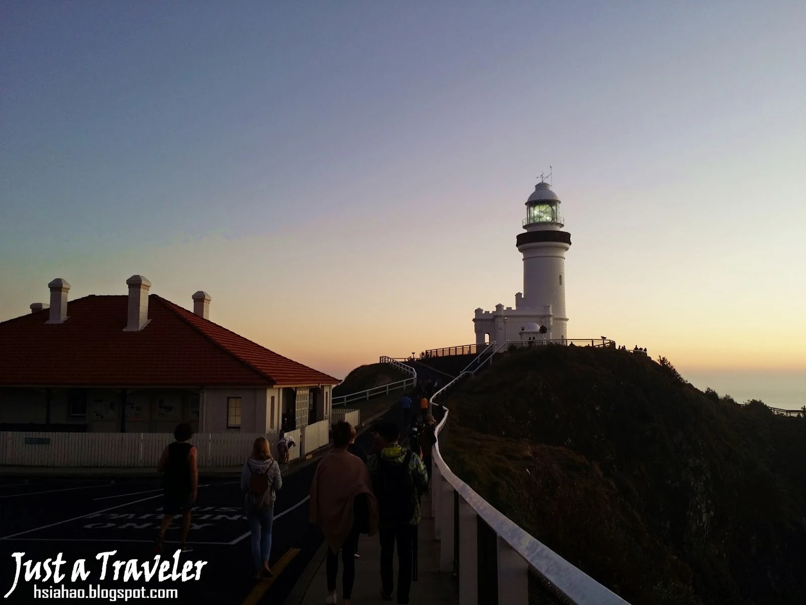 Gold-Coast-Byron-Bay-Point-Danger-best-top-attractions-tourist-spots-travel-lighthouse-beach-Australia