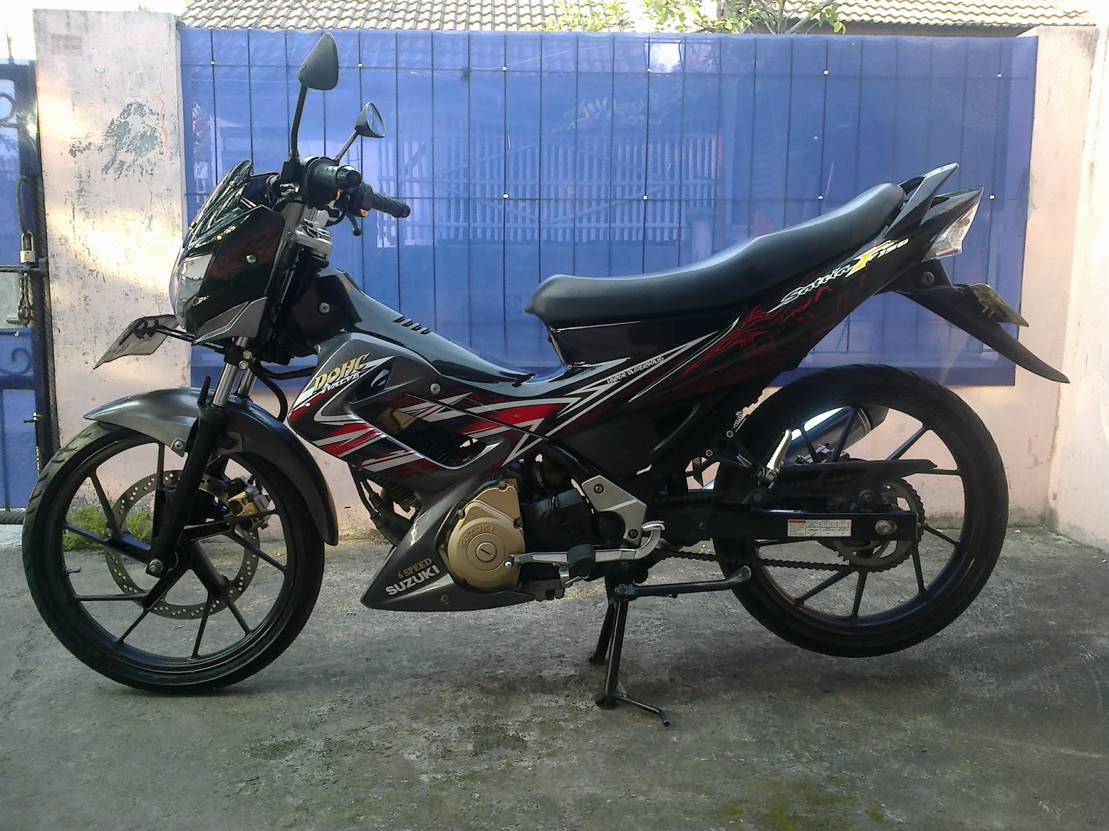 JUAL SATRIA FU MURAH 150cc Tahun 2012 Warna abu-abu hitam 