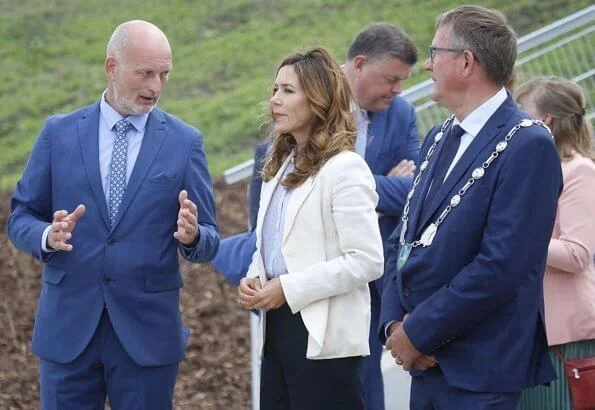 Crown Princess Mary wore Chanel black and cream espadrilles flats. Princess wore an ivory blazer and navy trousers