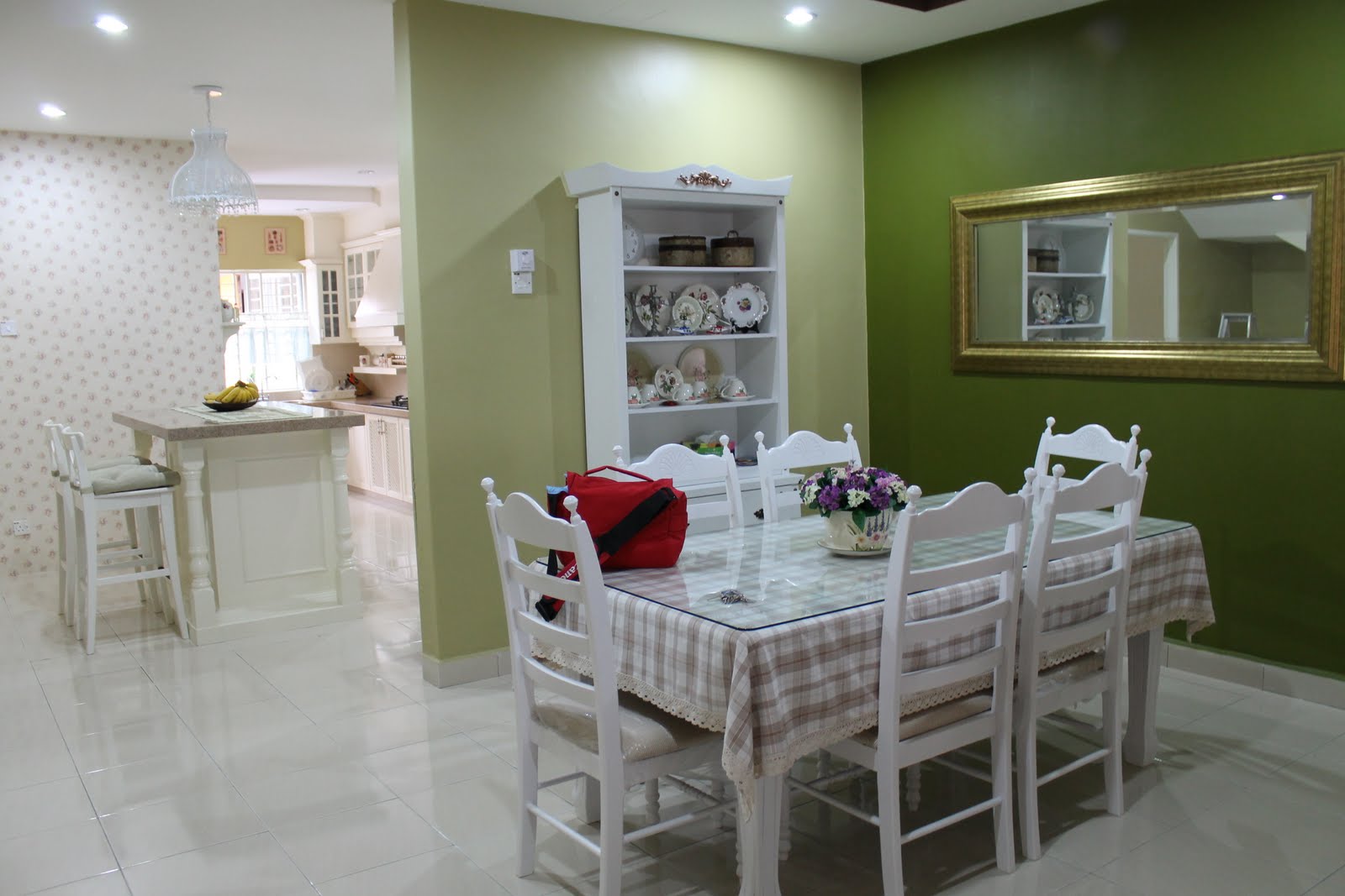 G INTERIOR DESIGN & CONSTRUCTION SDN BHD: English Style - Interior Design