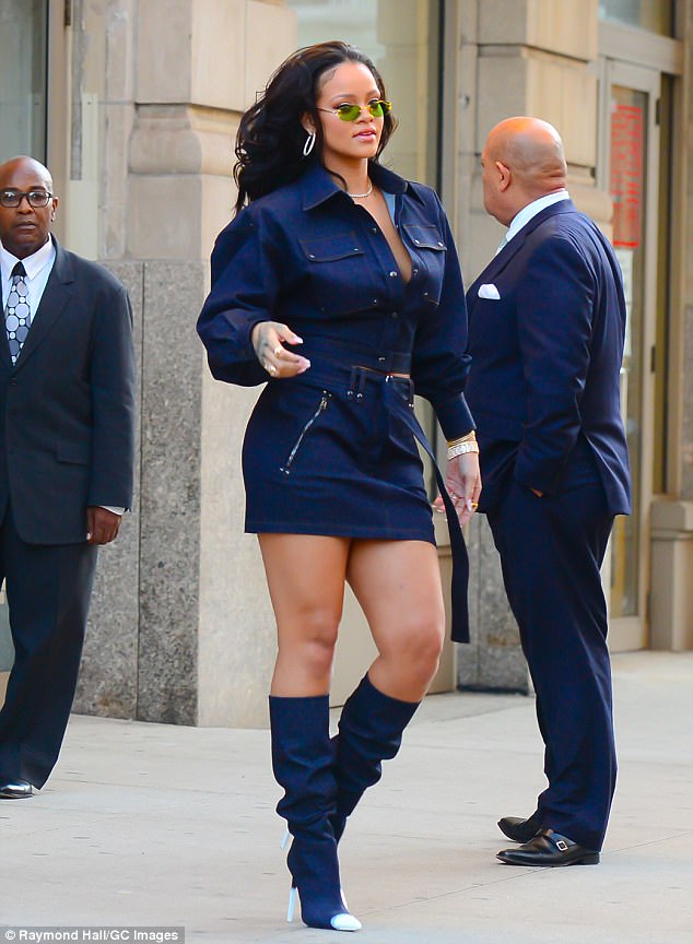 Rihanna flaunts her incredible figure in head-to-toe denim - Feezyyblog