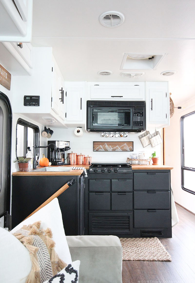 The Mountain Modern Life RV (300 Sq Ft) [ TINY HOUSE TOWN ]
