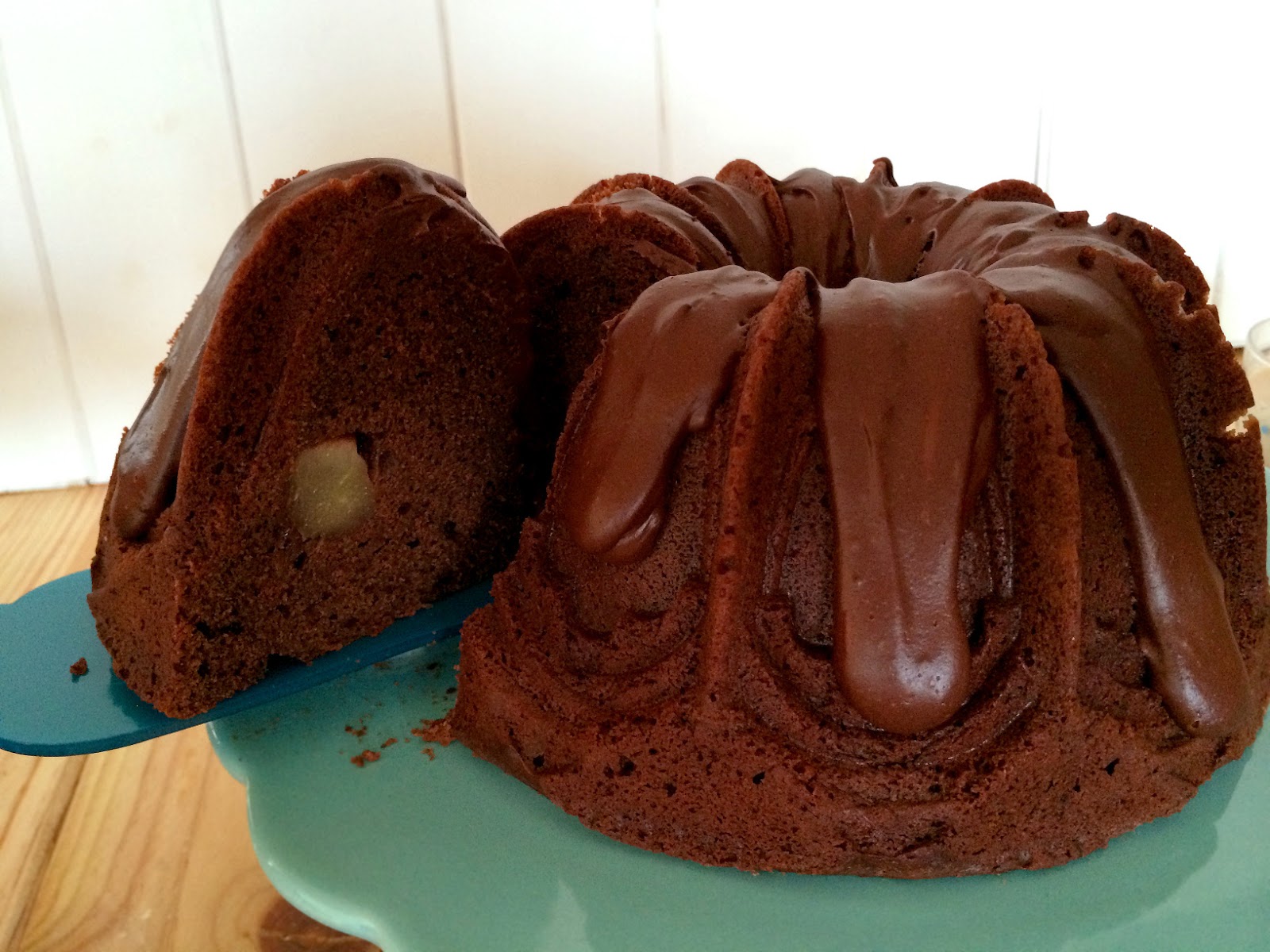 El Club de los Dulceros Red Wine Chocolate Bundt Cake {National