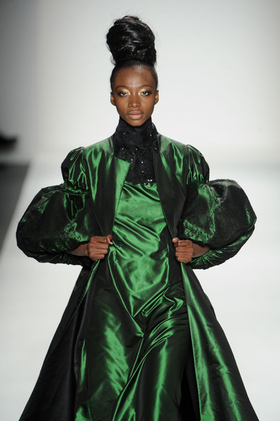 Zang Toi at New York Fashion Week Fall 2011 : Cool Chic Style Fashion