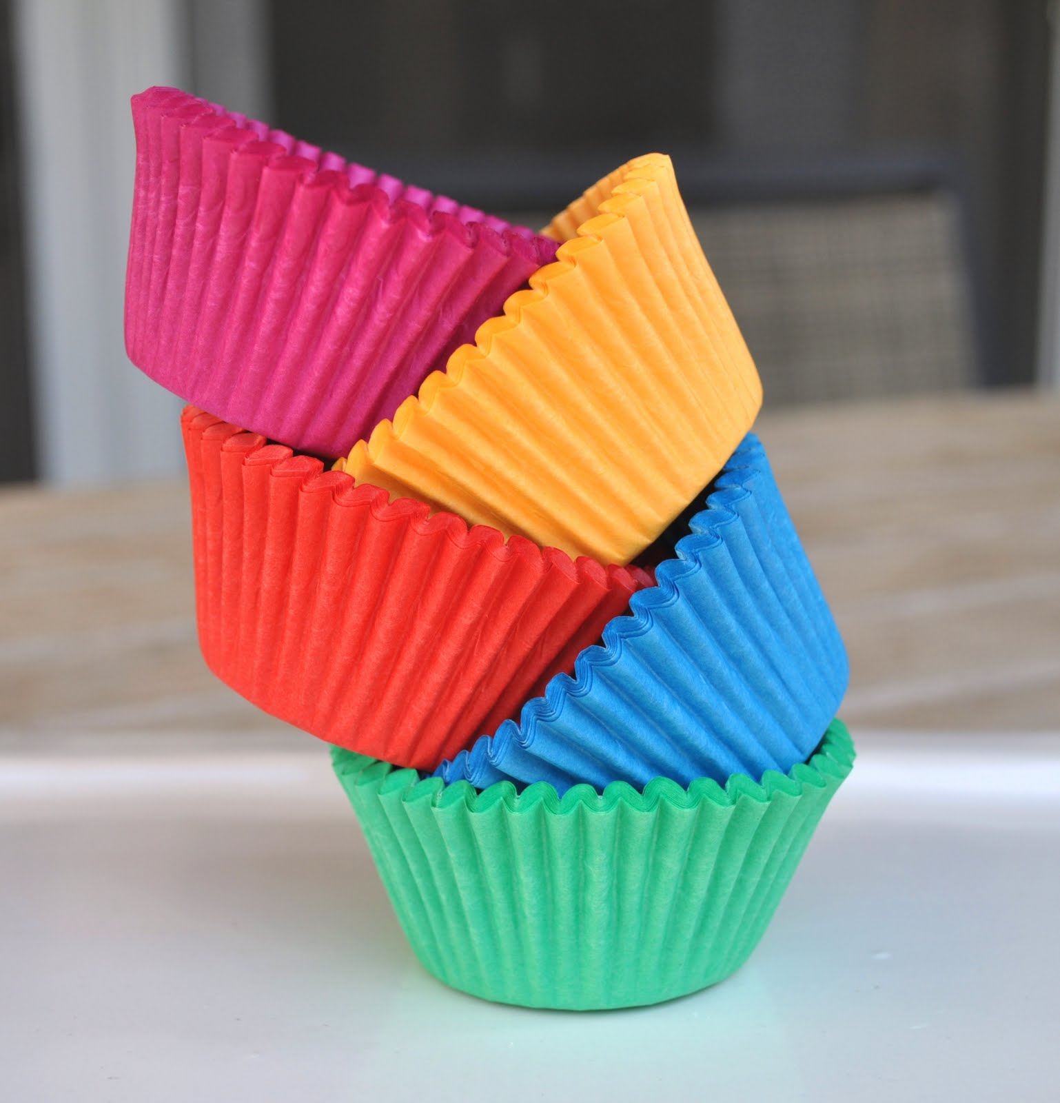 Sonia's Cupcakes: Beautiful, Colorful Cupcake Liners!!