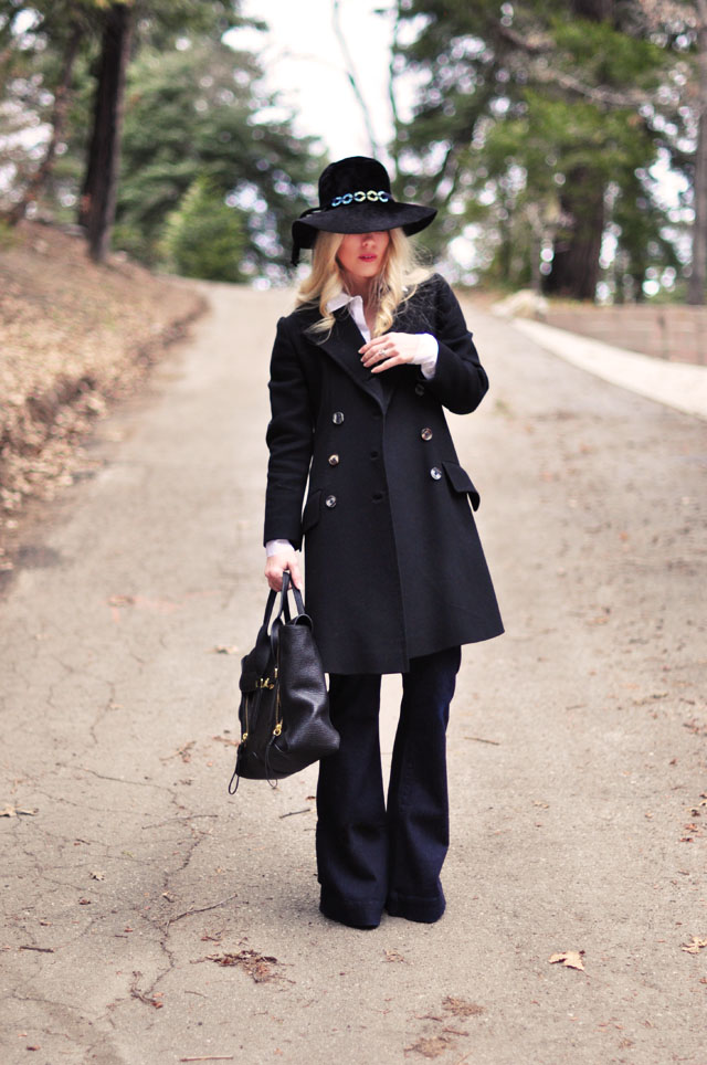 Classic style, flared lovestory jeans, white button down, vintage military coat, floppy hat