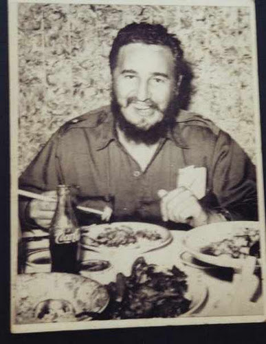 Fidel+comiendo+con+coca+cola.jpg