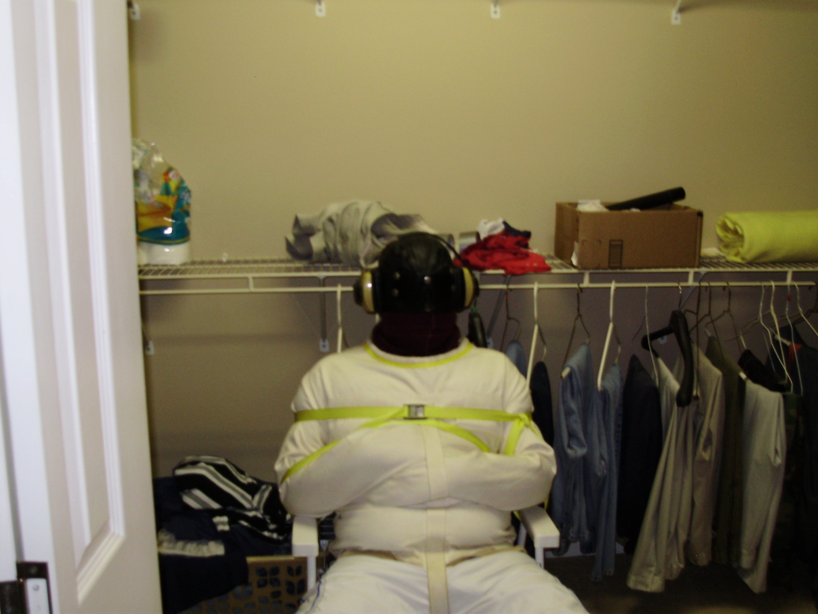 Asicswrestone FOOTBALL PLAYER KEVIN STRAPPED IN A STRAIGHT JACKET BY