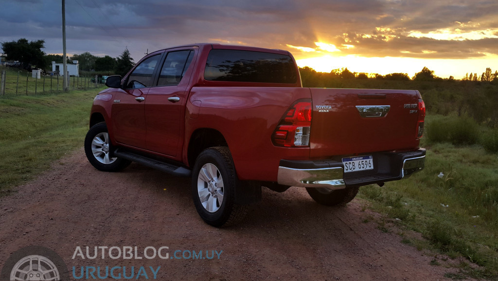 Autoblog Uruguay Autoblog Com Uy Prueba Toyota Hilux Cabina Doble 2 7 Vvt I Srv 4x4 Autoblog Uruguay Autoblog Com Uy Prueba Toyota Hilux Cabina Doble 2 7 Vvt I Srv 4x4