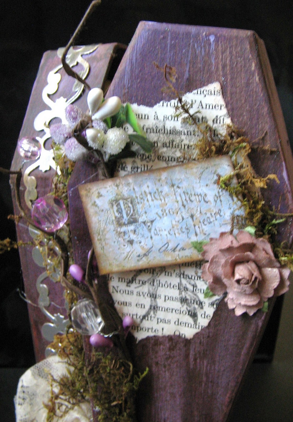 BLISS ANGEL STUDIO : An altered coffin box