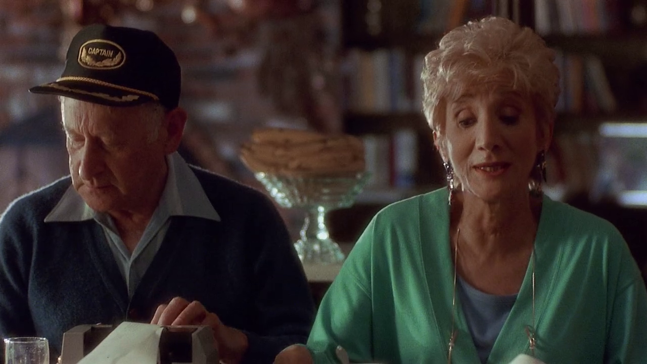 пришельцы фильм 1993. команда мечты 1989. сериал третий лишний. язык нежности фильм 1983 джек николсон. комедии без перевода.