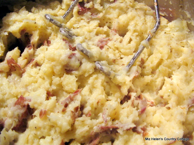 Buca Garlic Mashed Potatoes at Miz Helen's Country Cottage
