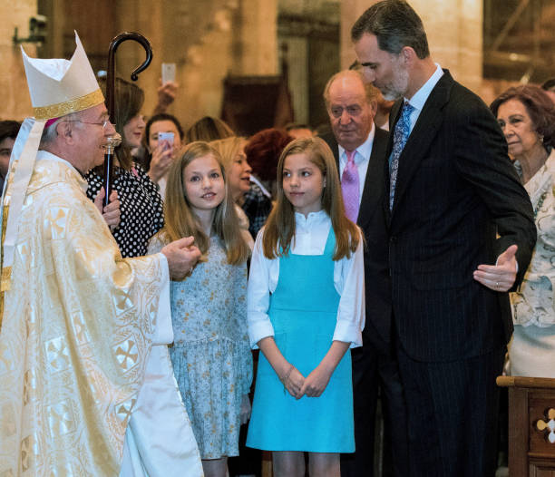Royal Family Around the World: Spanish Royals Attend Easter Mass In ...