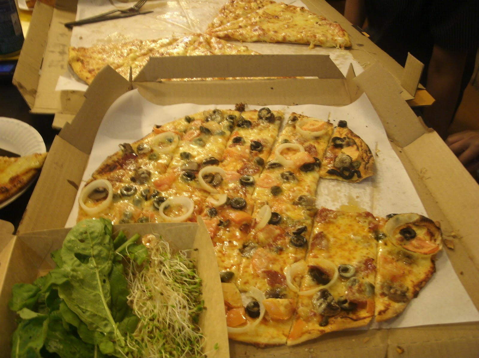 Ami de Manila Dear Darla Pizza at Yellow Cab