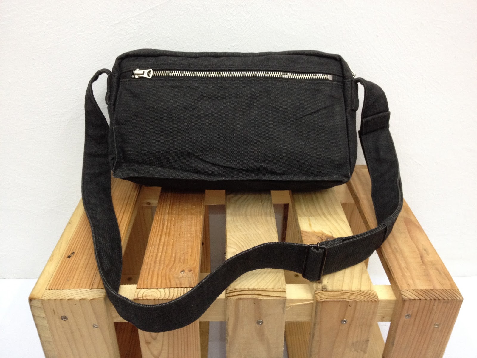 d0rayakEEbaG: Porter Japan Crossbody Sling Bag(SOLD)