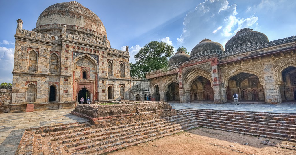 Bada Gumbad 15th century Islamic structure, Lodi Gardens,Delhi