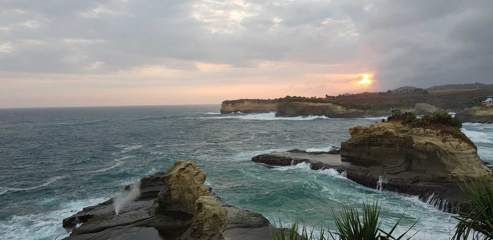 Eksplor Gunung Kidul Pacitan IV Pantai Kasap dan Pantai Eksplor Gunung Kidul Pacitan IV Pantai Kasap dan Pantai