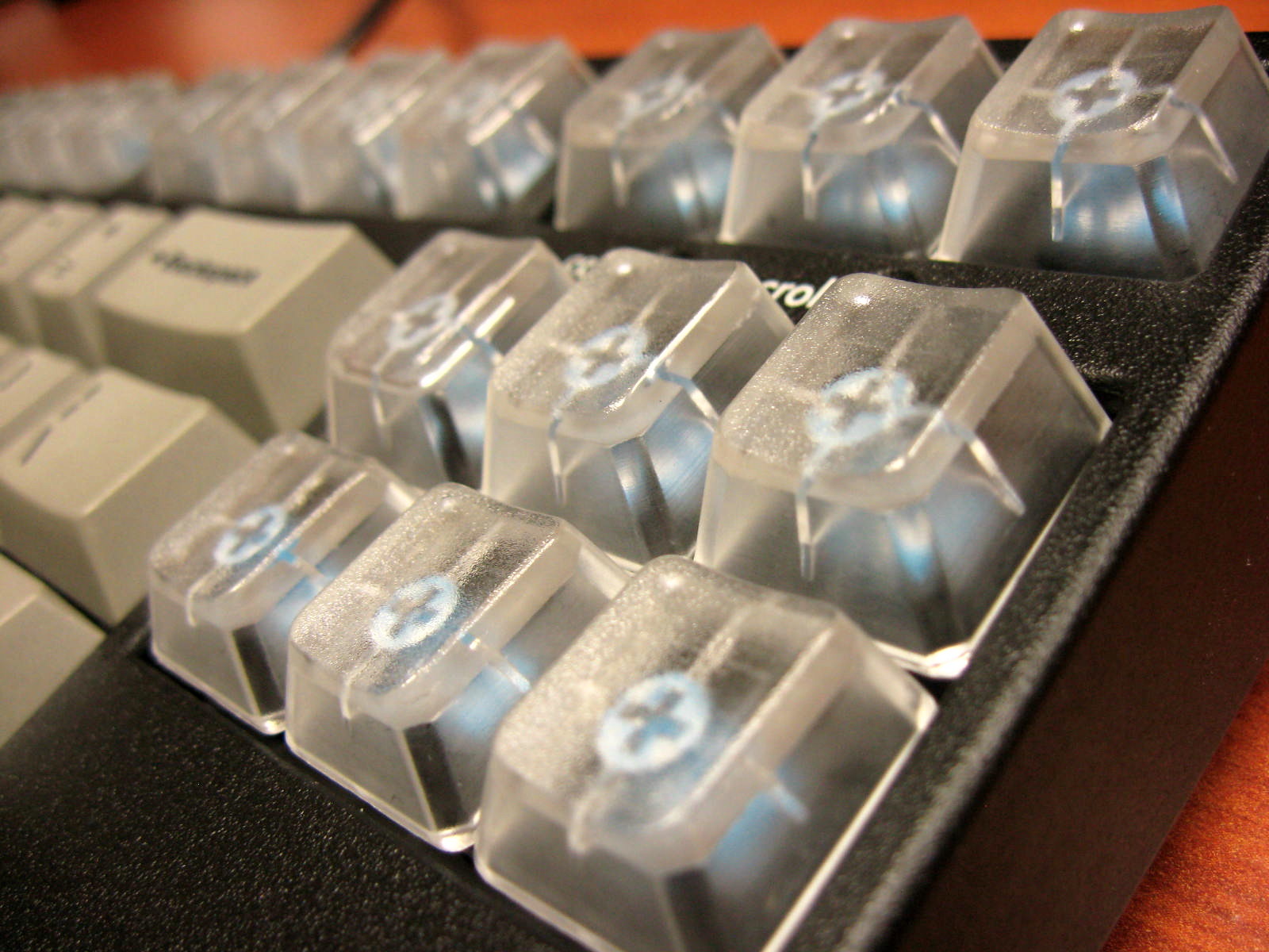 Механическая клавиатура коричневые свечи. Калимба. Брелок на ключи нло. Mx keycaps. Этикетки на ключи.