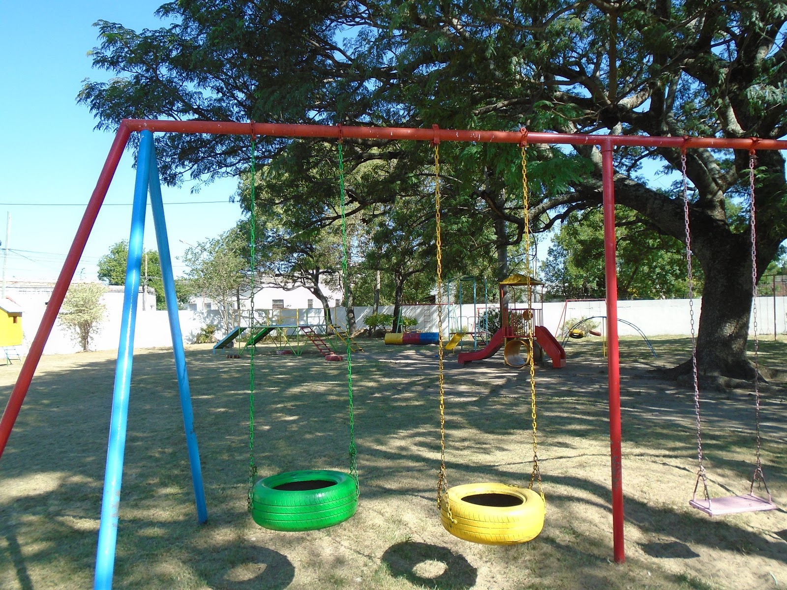 Escuela Jardín de Infantes Nº 1 "BAMBI" NUESTRO PATIO DE JUEGOS