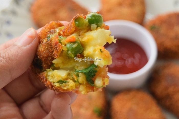 Cheesy Vegetable Cutlets - Easy Evening Snack Recipe - चीज़ी वेजिटेबल कटलेट्स - आसान नाश्ता रेसिपी - Priya R - Magic of Indian Rasoi