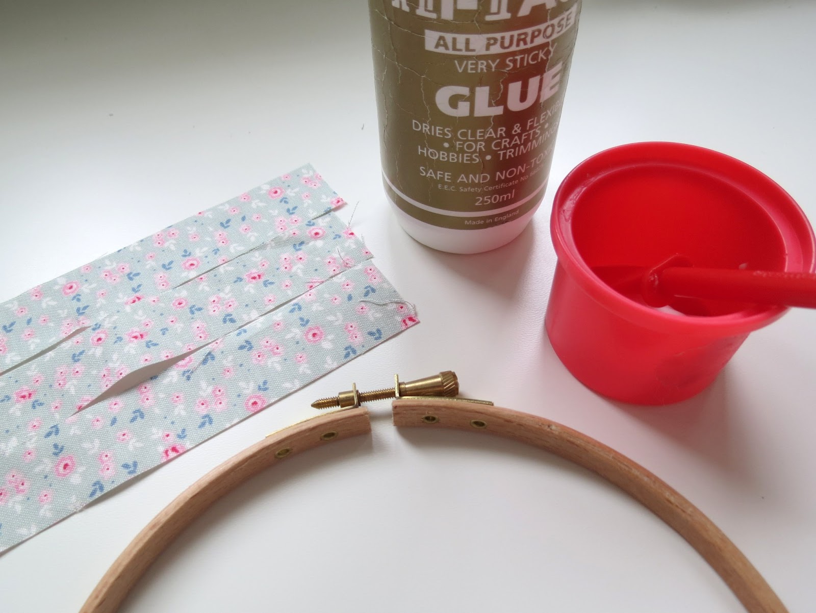 How I made a fabric covered embroidery hoop A Little Happy Place
