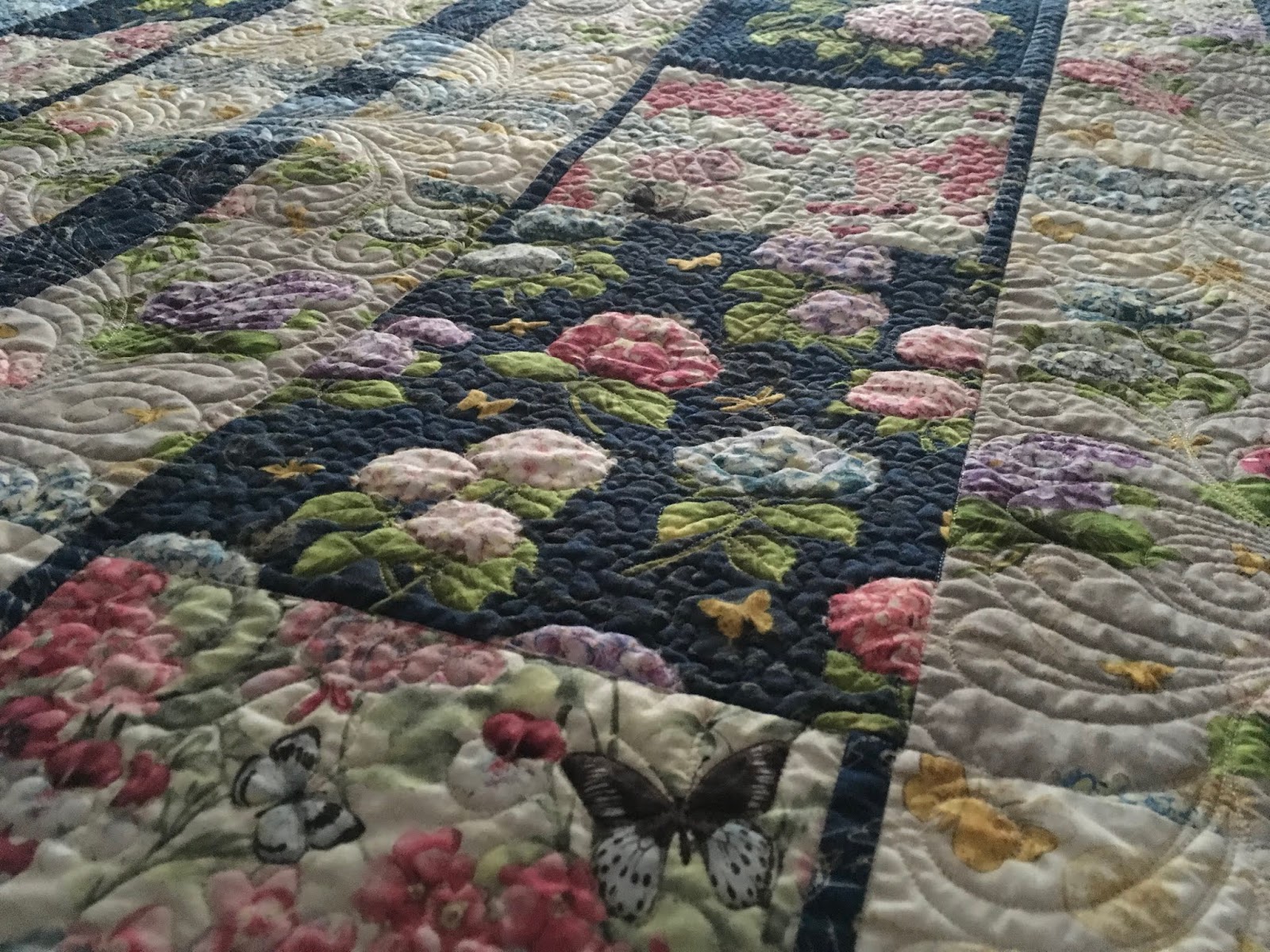 Custom Longarm Quilting by Quilts by Hannelore Hydrangea Quilt with