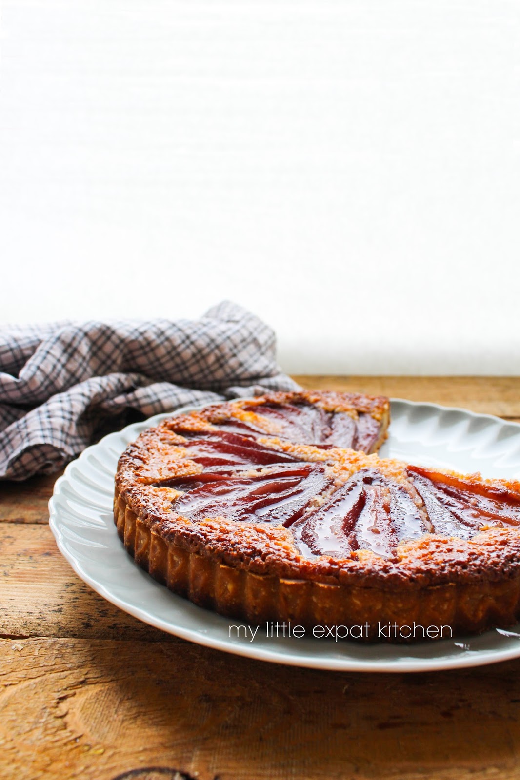 My Little Expat Kitchen Spiced redwine poached pear and frangipane tart