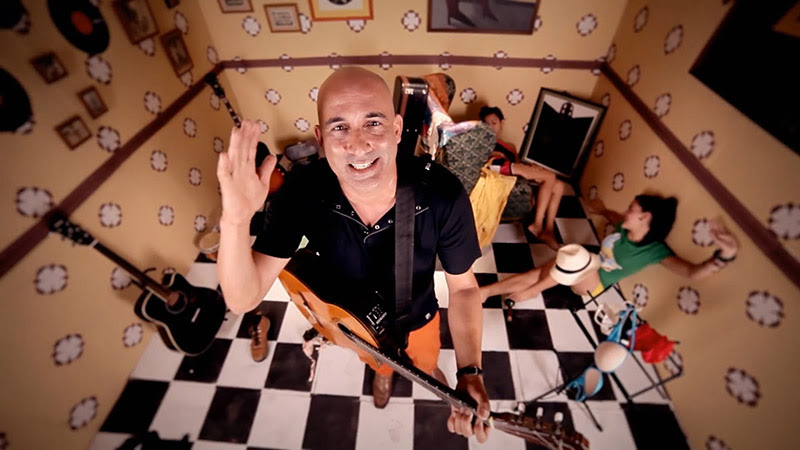 Erick Sánchez - ¨Una vida pecadora¨ - Videoclip - Dirección: Joseph Ros. Portal Del Vídeo Clip Cubano - 08 Erick Sánchez - ¨Una vida pecadora¨ - Videoclip - Dirección: Joseph Ros. Portal Del Vídeo Clip Cubano - 08