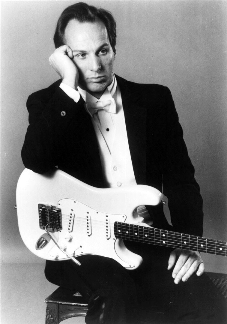 Le Club Adrian Belew rock legend