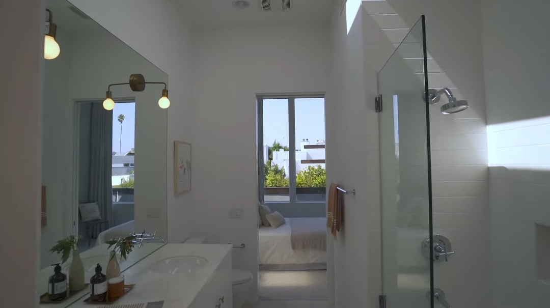 41 Interior Design Photos vs. 720 Indiana Ave, Venice, CA Luxury Home Tour