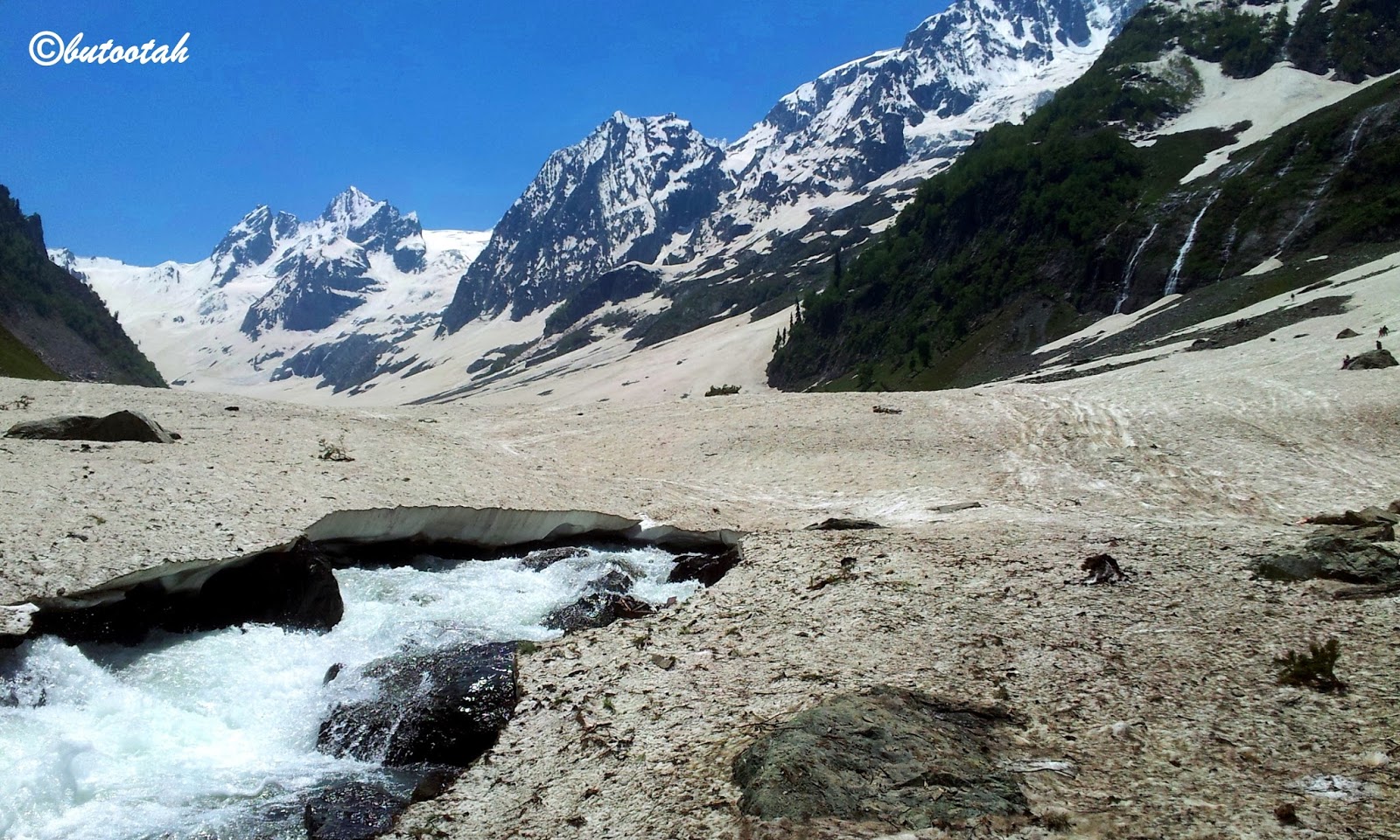 National Highway 1 Spectacles on Himalayan road between Ganderbal and Kargil city (SrinagarLeh