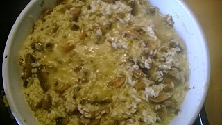 Pilz Risotto in der Pfanne.