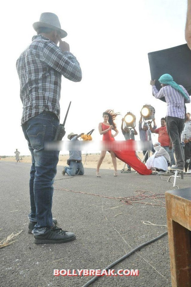 Ameesha in red - (2) -  Ameesha Patel On the Sets of Glamstar Ad in Rajasthan