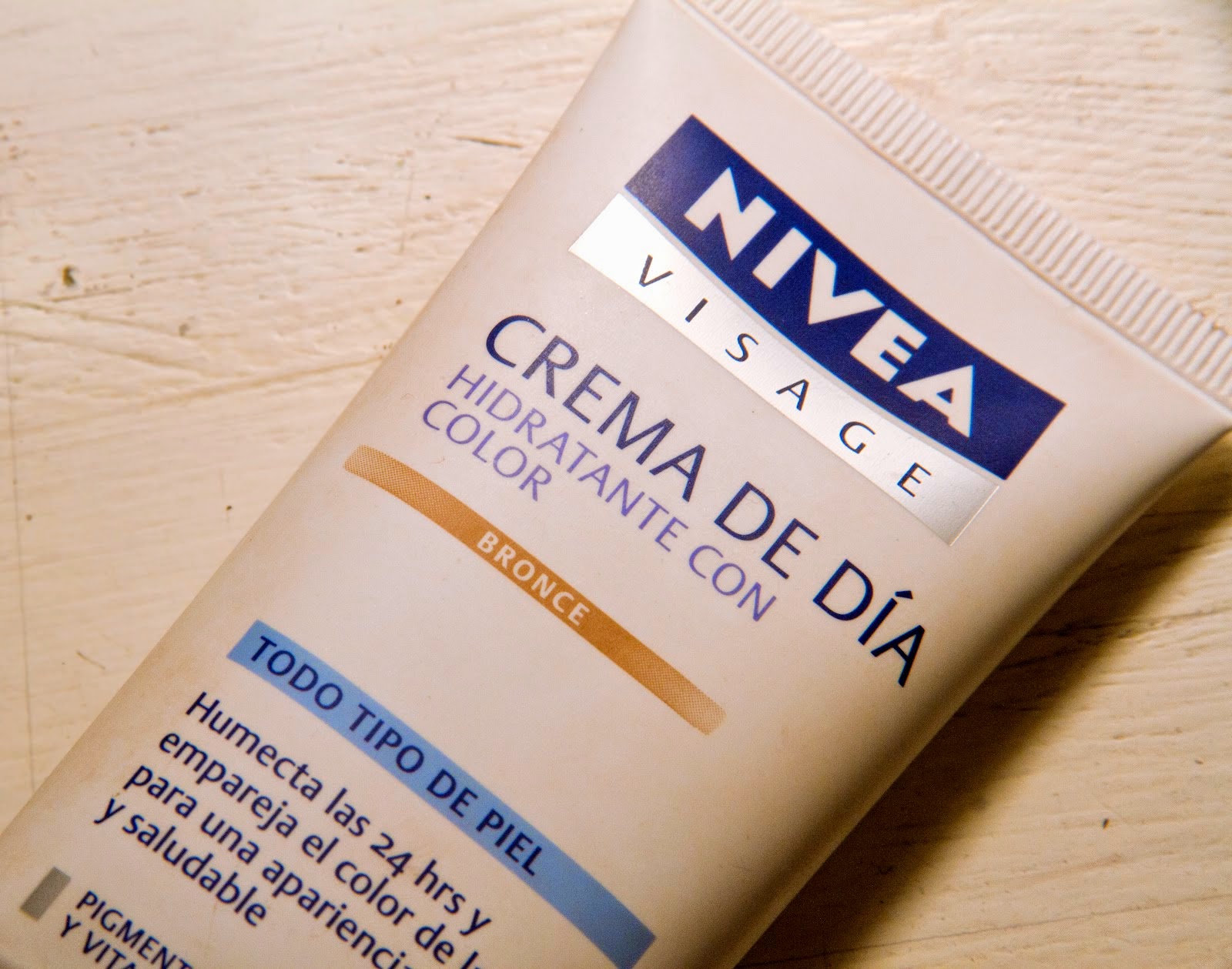 crema hidratante con color nivea precio