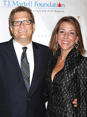 Crazy Days and Nights Drew Carey And Nicole Jaracz Call Off Engagement pic