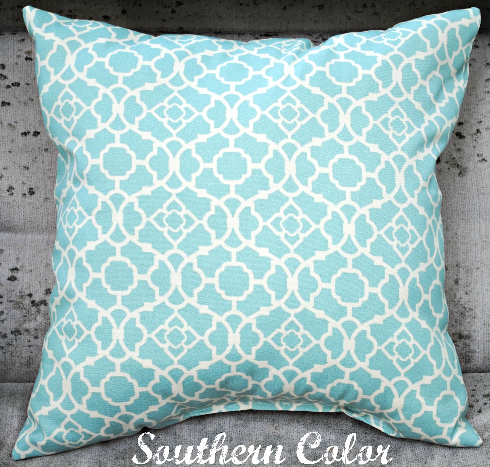Southern Color Outdoor Pillow Tutorial