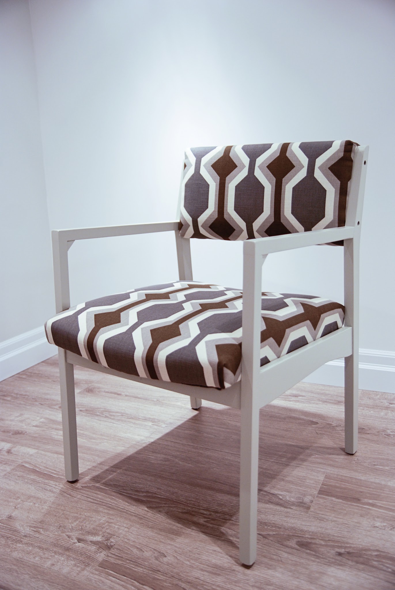 how to reupholster a chair, diy chair makeover, diy chair reupholstery