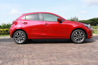 Showroom Mazda Long Biên chuyên bán các dòng xe Mazda chính hãng - giá ưu đãi - khuyến mãi hấp dẫn - 5