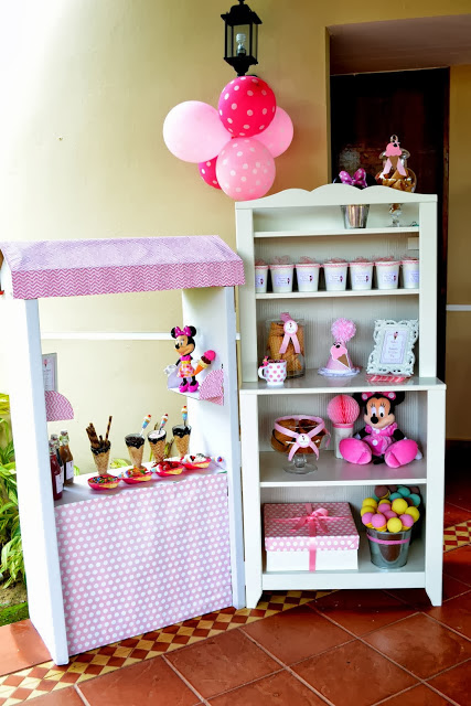 Minnie Mouse Ice Cream Shop