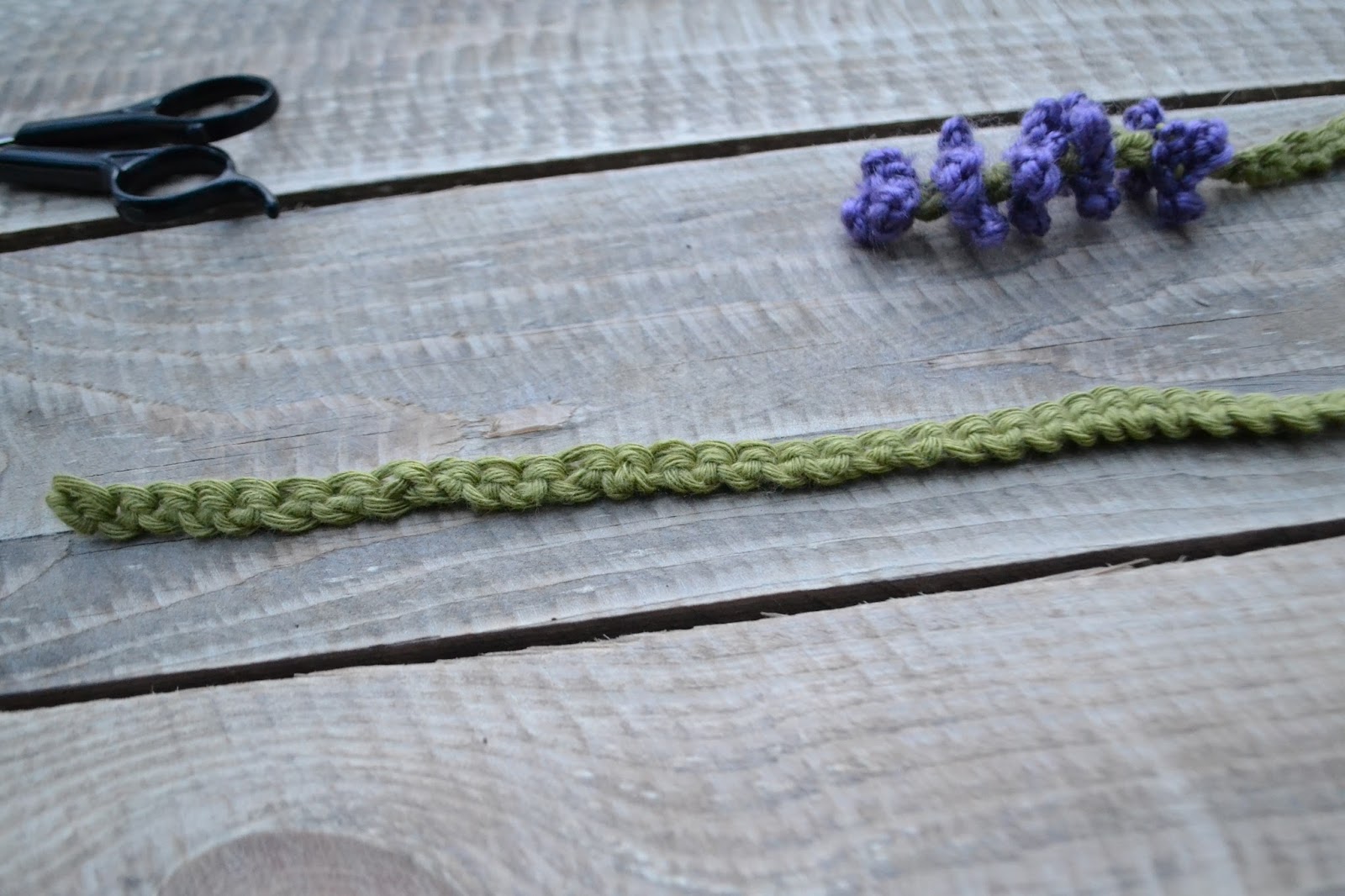 free-crochet-flower-pattern-day-1-lavender-crochet-arcade