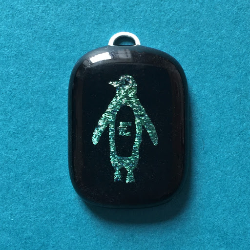 Nic Squirrell Penguin etched dichroic glass pendant tutorial by Nadine Muir for Silhouette UK