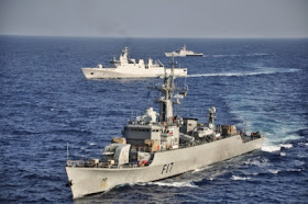 http://3.bp.blogspot.com/-TP8LNtWCAt8/U8eAHgtsytI/AAAAAAAAoX0/3hd3GlHxP6s/s280/KRI+Frans+Kaisiepo-368+beserta+dua+kapal+Bangladesh+Navy+Gelar+Latihan+Sea+Manoeuvring.jpg