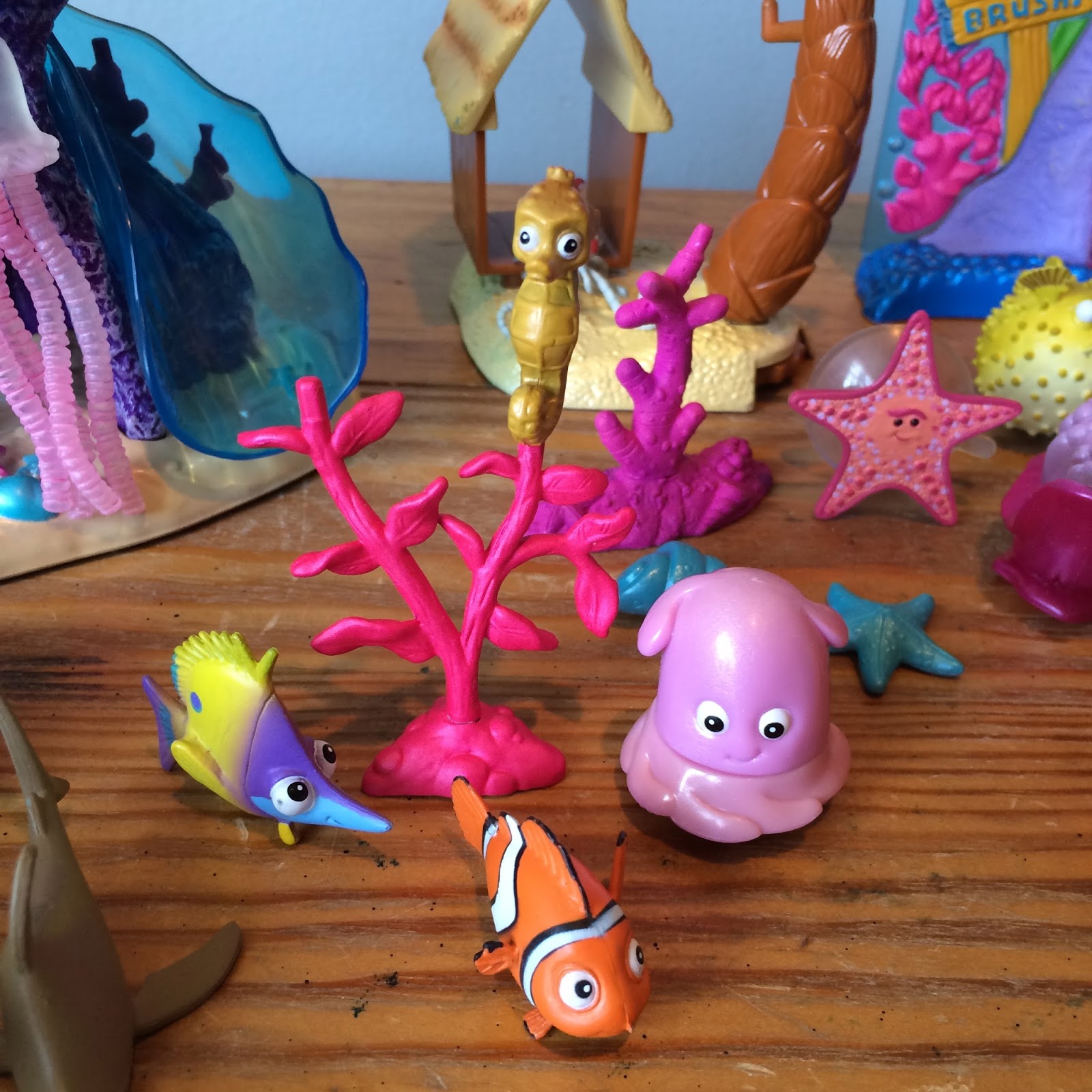 pearl finding nemo toy