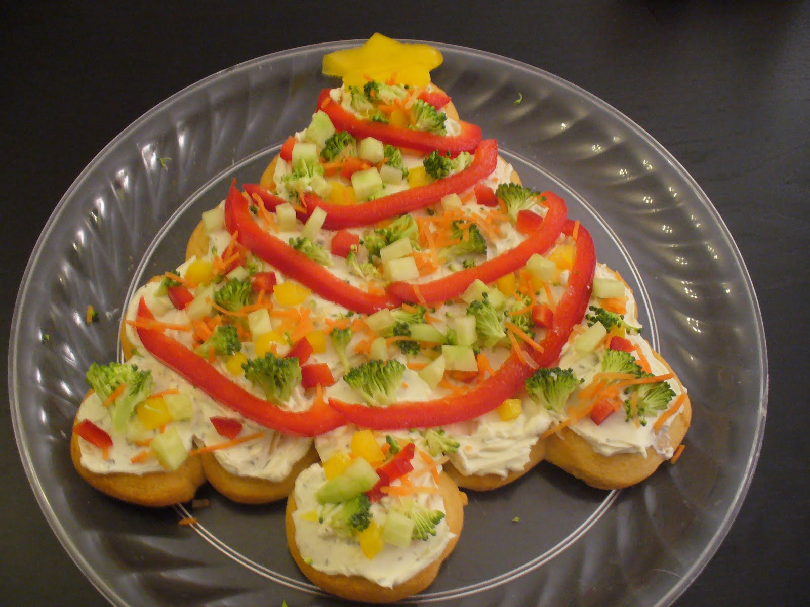 Recipe Shoebox Christmas Tree Veggie Pizza