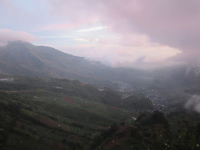 Vistas desde Gunung Sikunir, en Dieng Plateau